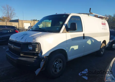 2011 Chevrolet Express 2500 Work Van z USA, uszkodzony, nr VIN 1GCWGFCAXB1184518